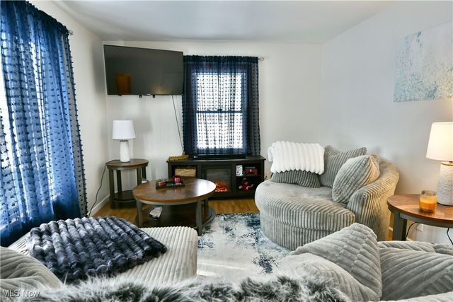 1722 Bradford Street NW, Warren, OH 44485