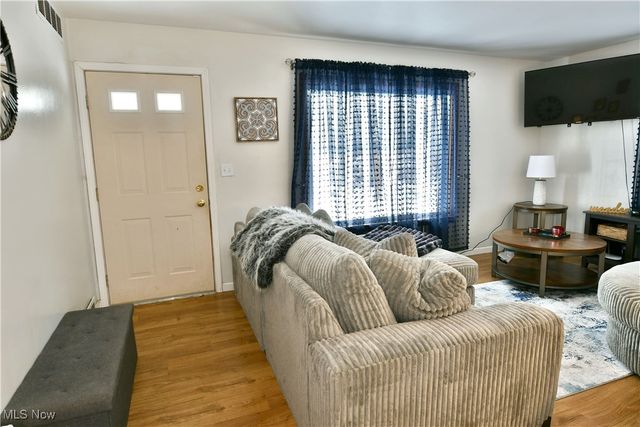 1722 Bradford Street NW, Warren, OH 44485