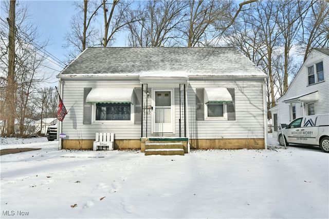 1722 Bradford Street NW, Warren, OH 44485