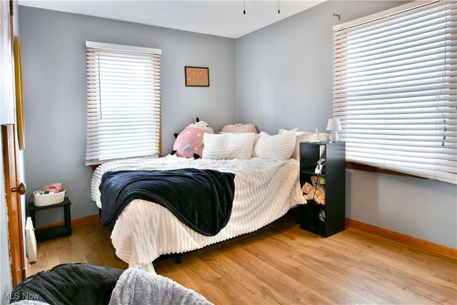 1722 Bradford Street NW, Warren, OH 44485