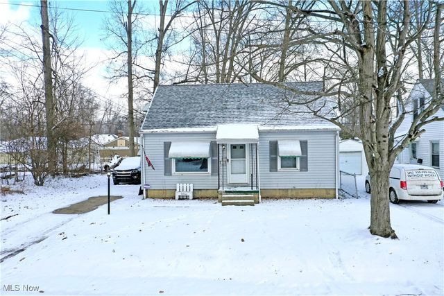 1722 Bradford Street NW, Warren, OH 44485