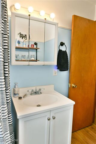 1722 Bradford Street NW, Warren, OH 44485