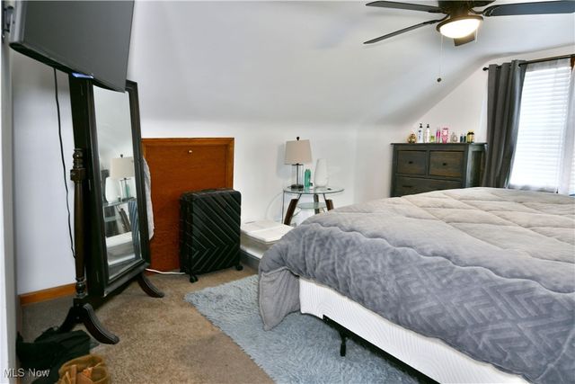 1722 Bradford Street NW, Warren, OH 44485