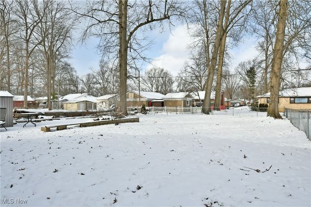 1722 Bradford Street NW, Warren, OH 44485