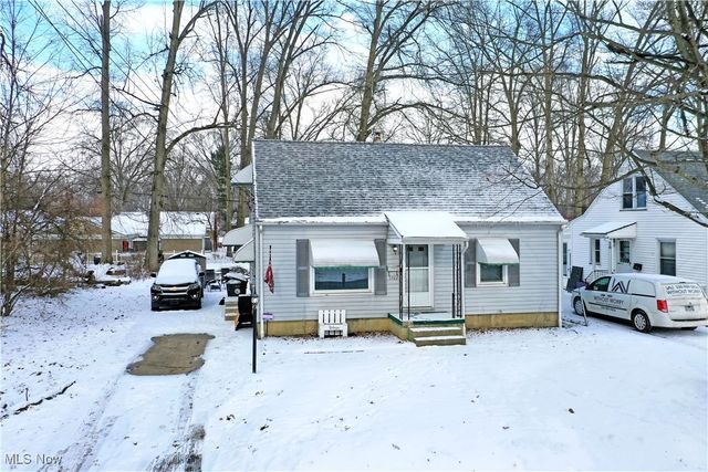 1722 Bradford Street NW, Warren, OH 44485