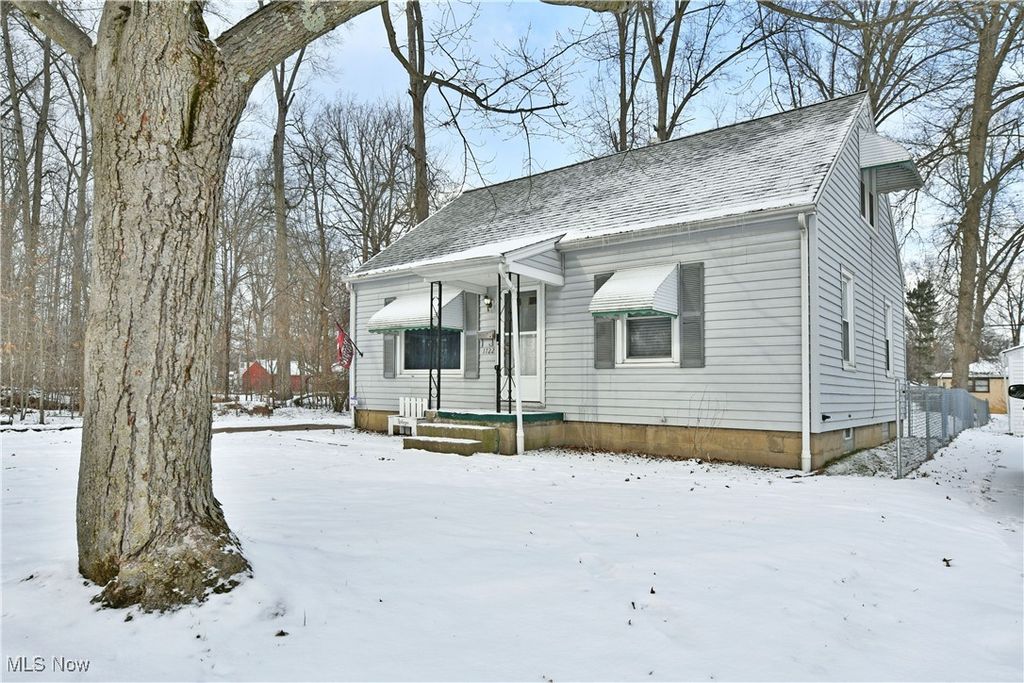 1722 Bradford Street NW, Warren, OH 44485