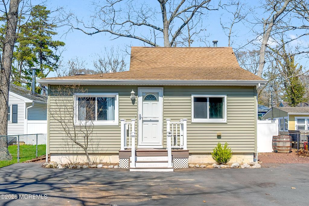 503 Elizabeth Avenue, Toms River, NJ 08753