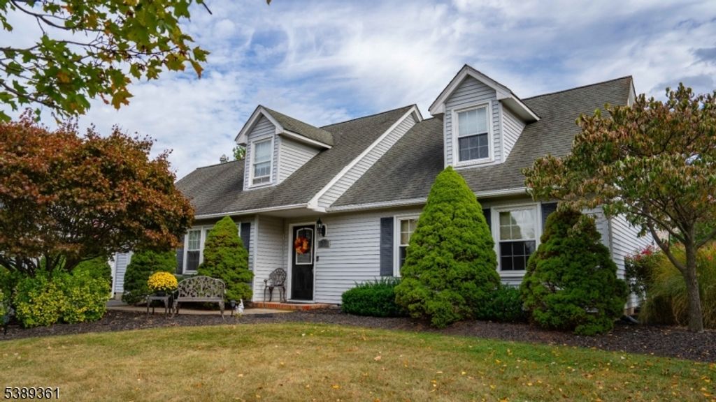 27 Londonderry Dr, Raritan Twp., NJ 08822
