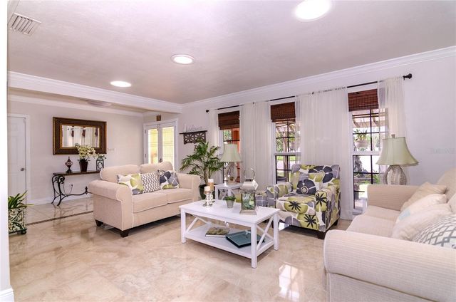 410 SILVER OAK LANE, Altamonte Springs, FL 32701