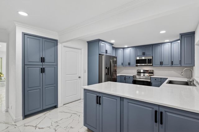 6890 NW 31st Way, Fort Lauderdale, FL 33309