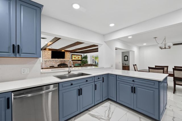 6890 NW 31st Way, Fort Lauderdale, FL 33309