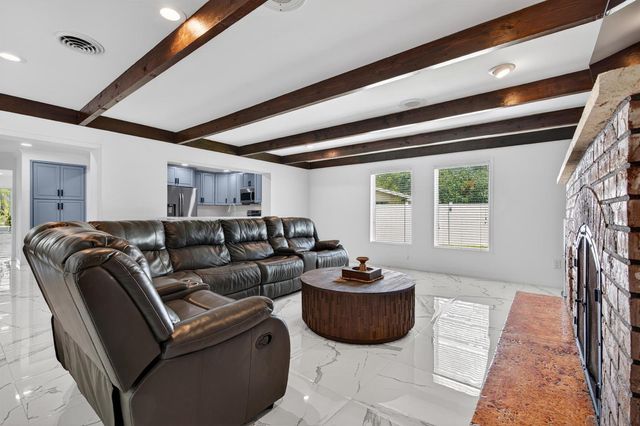 6890 NW 31st Way, Fort Lauderdale, FL 33309