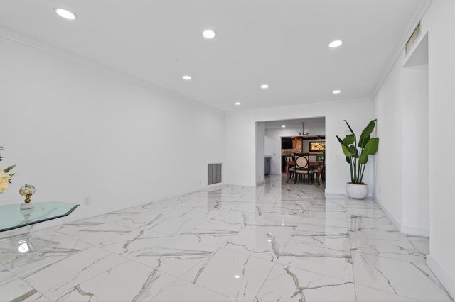 6890 NW 31st Way, Fort Lauderdale, FL 33309