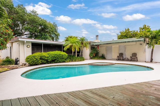 6890 NW 31st Way, Fort Lauderdale, FL 33309