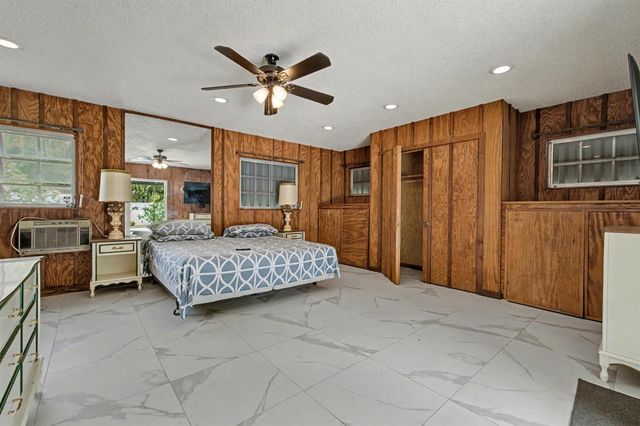 6890 NW 31st Way, Fort Lauderdale, FL 33309