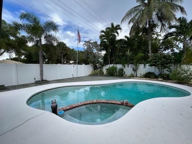 6890 NW 31st Way, Fort Lauderdale, FL 33309