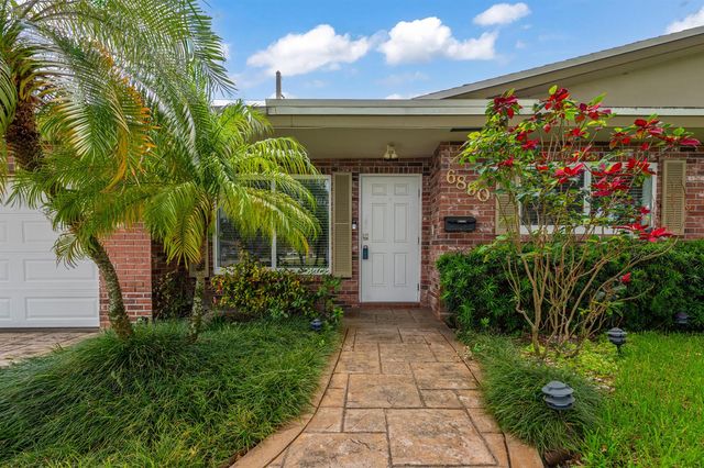6890 NW 31st Way, Fort Lauderdale, FL 33309