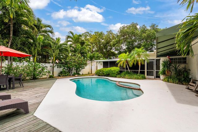 6890 NW 31st Way, Fort Lauderdale, FL 33309