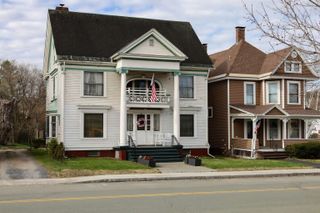 51 Maple Street, Lyndon, VT 05851