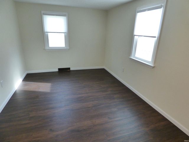 55075 Sundown Road, South Bend, IN 46628