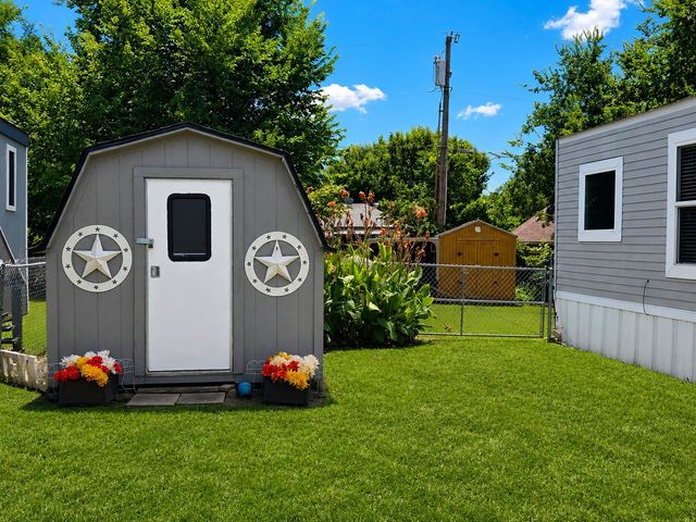 128 Valerie Lane, Sherman, TX 75092