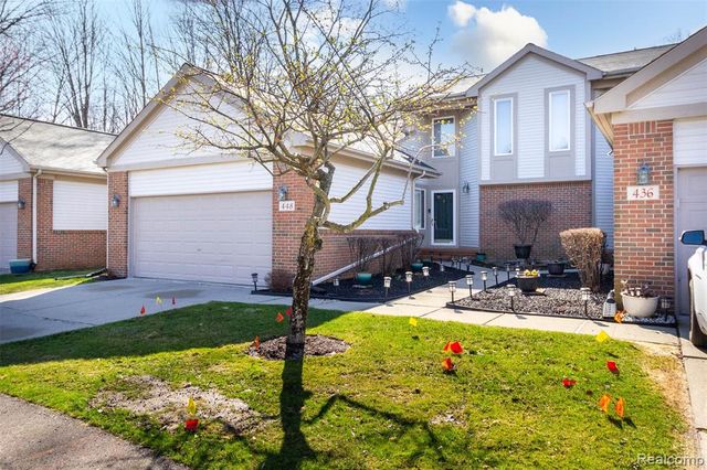 448 Ravencrest Lane 50, Westland, MI 48185