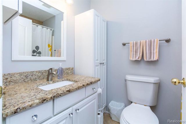 448 Ravencrest Lane 50, Westland, MI 48185