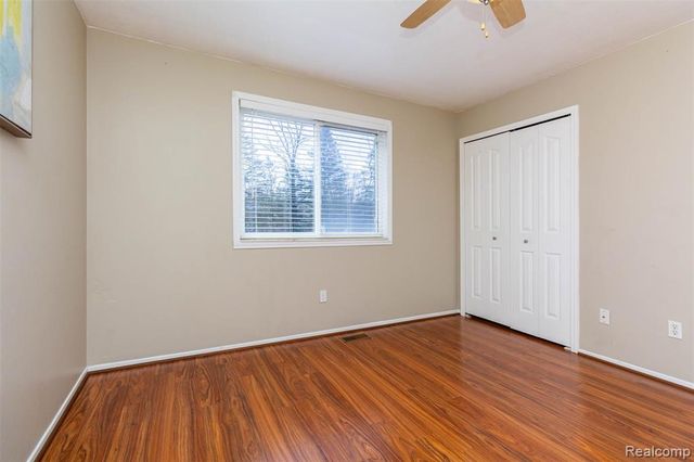 448 Ravencrest Lane 50, Westland, MI 48185