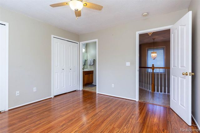 448 Ravencrest Lane 50, Westland, MI 48185