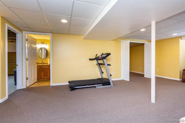 448 Ravencrest Lane 50, Westland, MI 48185