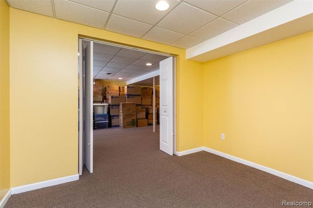 448 Ravencrest Lane 50, Westland, MI 48185