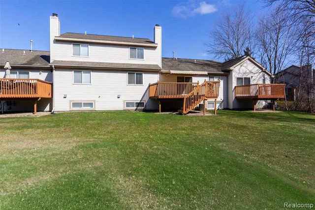 448 Ravencrest Lane 50, Westland, MI 48185