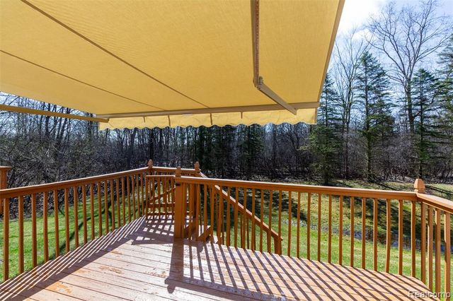 448 Ravencrest Lane 50, Westland, MI 48185