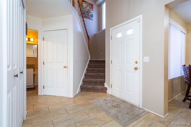 448 Ravencrest Lane 50, Westland, MI 48185