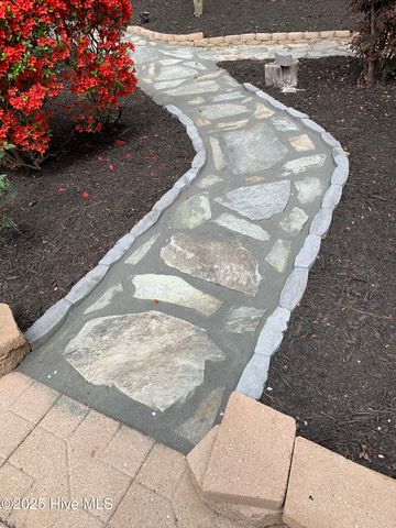 7609 Hawk Road, Wilmington, NC 28411