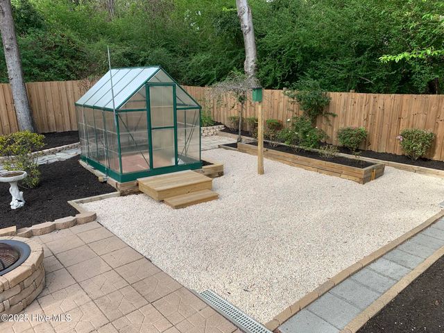 7609 Hawk Road, Wilmington, NC 28411