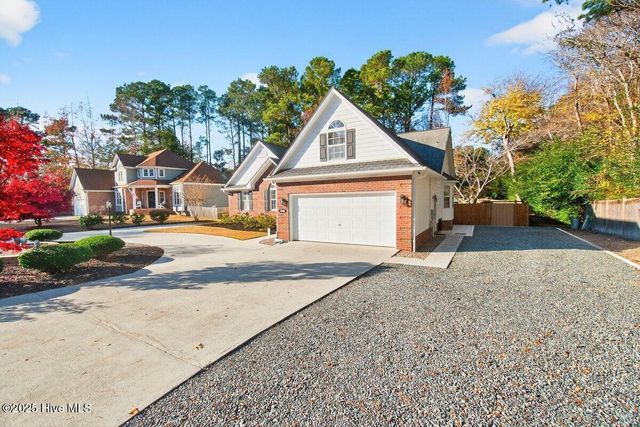 7609 Hawk Road, Wilmington, NC 28411