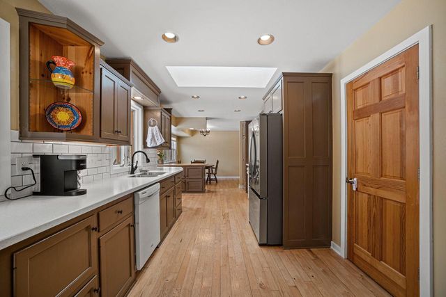 N50W14420 Fairmount AVENUE, Menomonee Falls, WI 53051