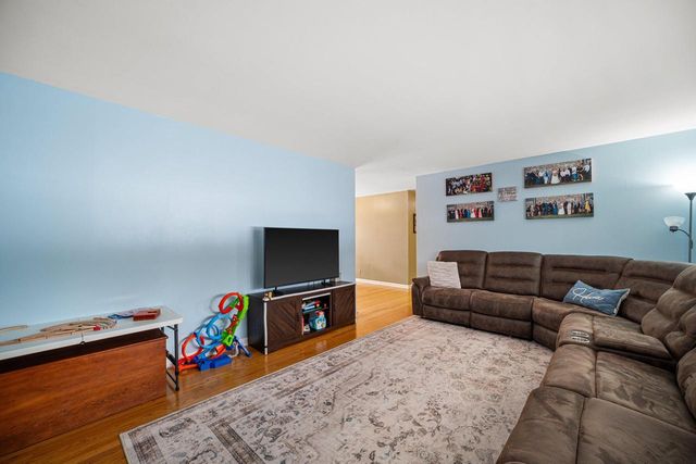 N50W14420 Fairmount AVENUE, Menomonee Falls, WI 53051