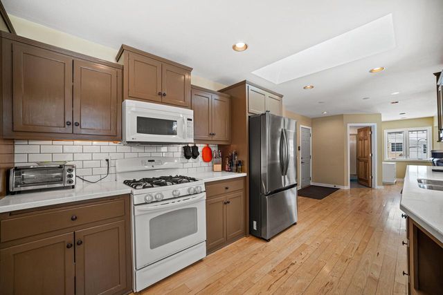 N50W14420 Fairmount AVENUE, Menomonee Falls, WI 53051