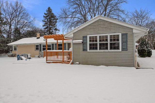N50W14420 Fairmount AVENUE, Menomonee Falls, WI 53051