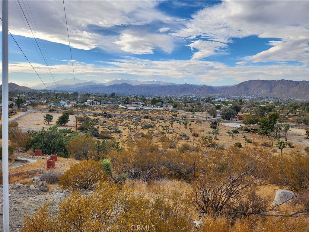Image 12 of property listing at 164 LOT Joshua Lane, Yucca Valley, CA 92284