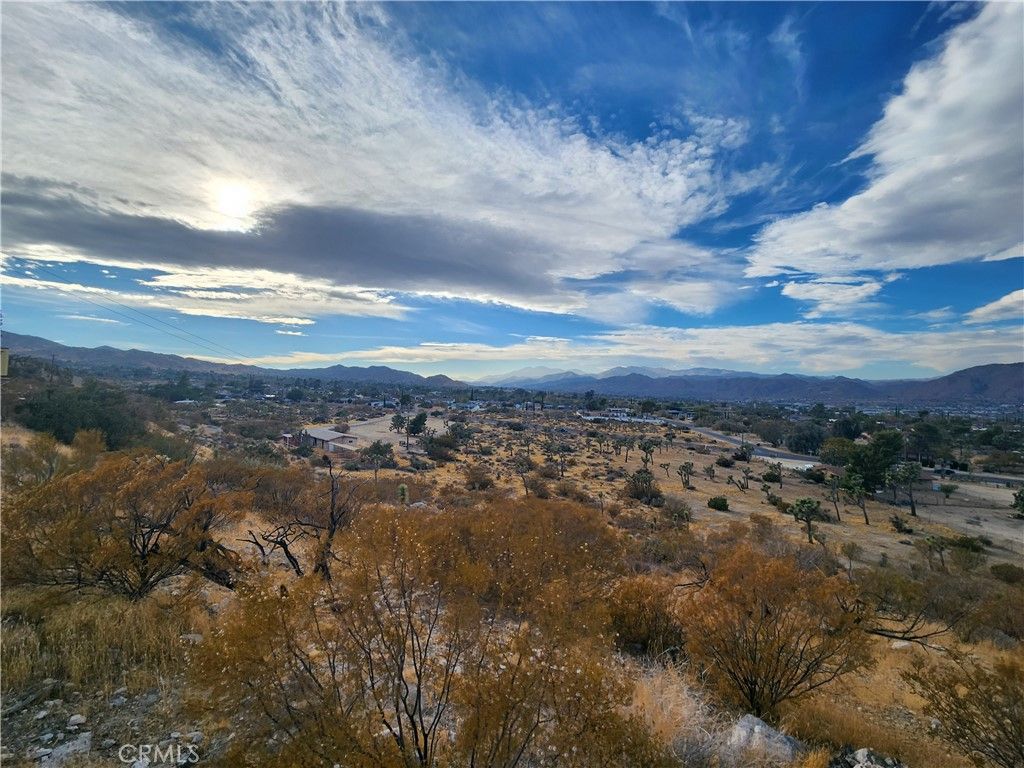 Image 9 of property listing at 164 LOT Joshua Lane, Yucca Valley, CA 92284