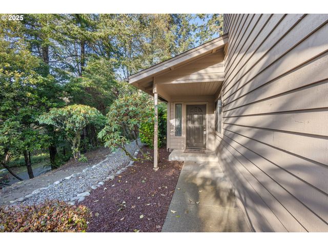 1734 ARCH Ln, Brookings, OR 97415