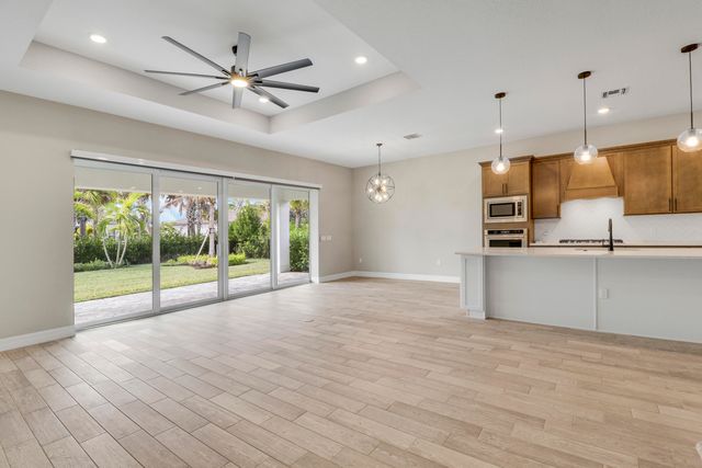 10901 Stellar Circle, Palm Beach Gardens, FL 33412