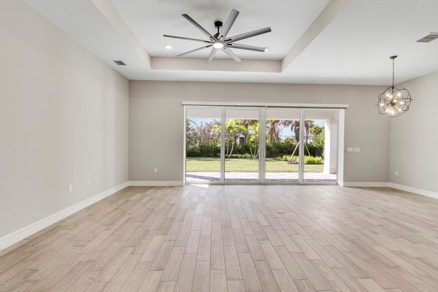 10901 Stellar Circle, Palm Beach Gardens, FL 33412