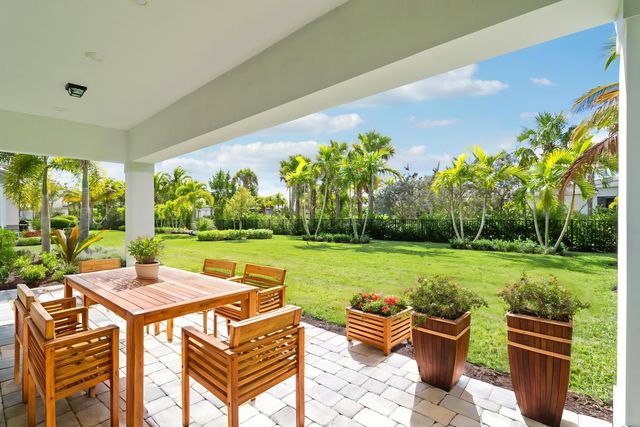 10901 Stellar Circle, Palm Beach Gardens, FL 33412