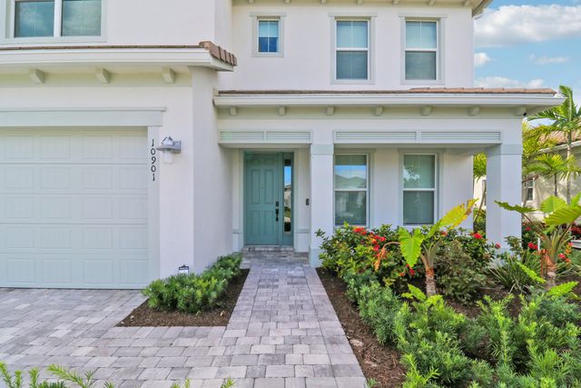 10901 Stellar Circle, Palm Beach Gardens, FL 33412