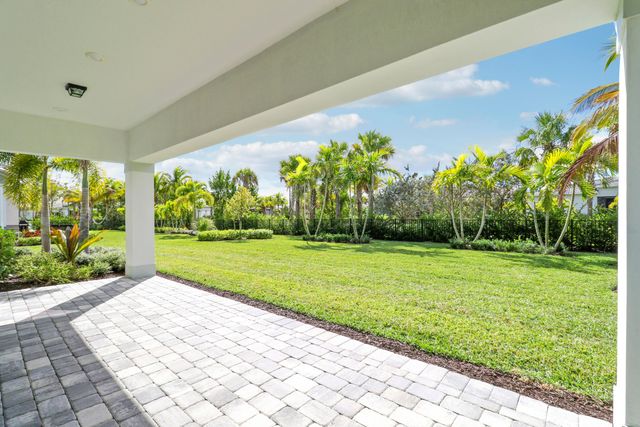 10901 Stellar Circle, Palm Beach Gardens, FL 33412