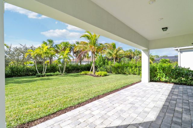 10901 Stellar Circle, Palm Beach Gardens, FL 33412